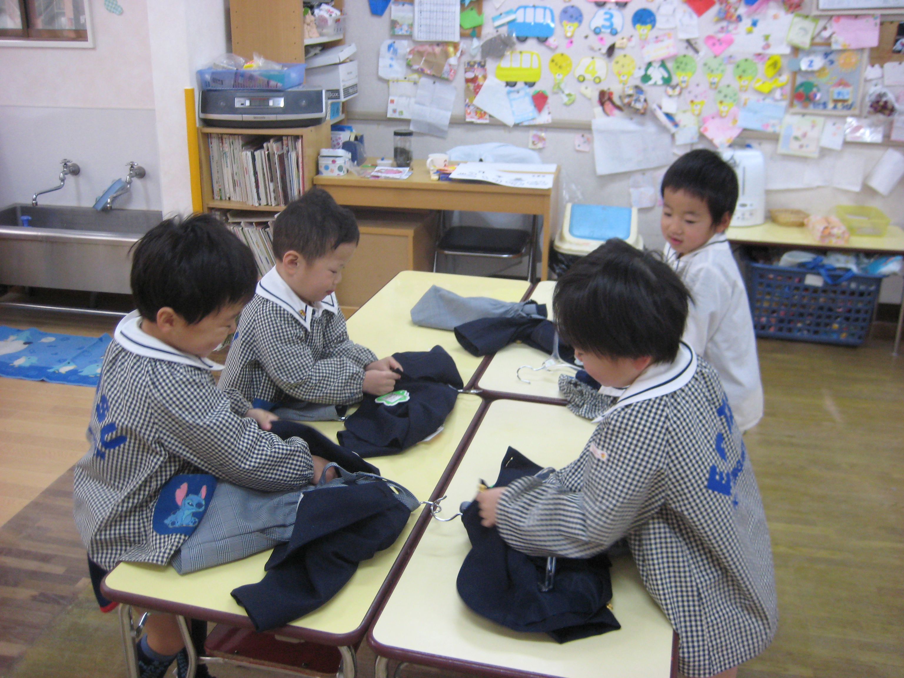 海老津幼稚園制服など
